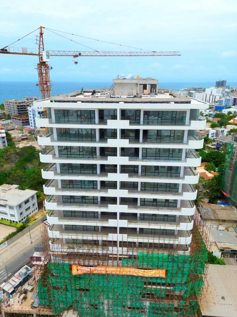 Résidence Allure — façade en construction aux Almadies